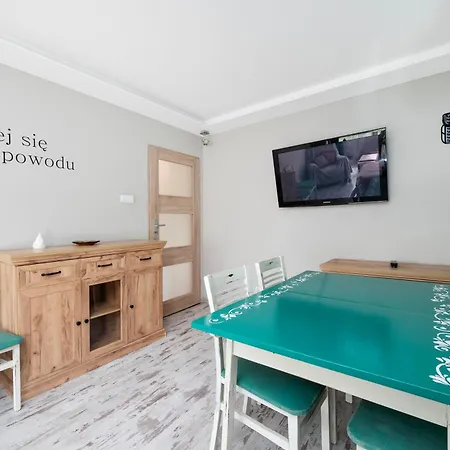 Wild And Free Urban Jungle By Bookinghost Daire Łódź