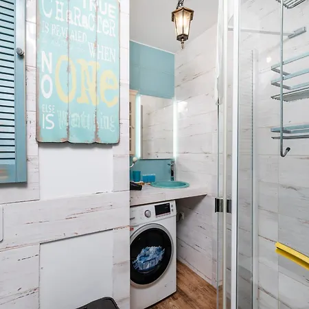 Wild And Free Urban Jungle By Bookinghost Daire Łódź