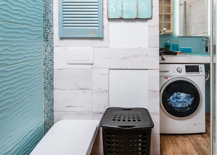 Wild And Free Urban Jungle By Bookinghost * Łódź