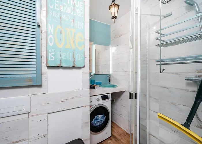 Wild And Free Urban Jungle By Bookinghost Lejlighed Łódź